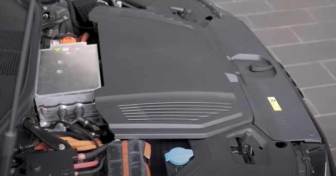 Audi Q8 e-tron EV battery capacity