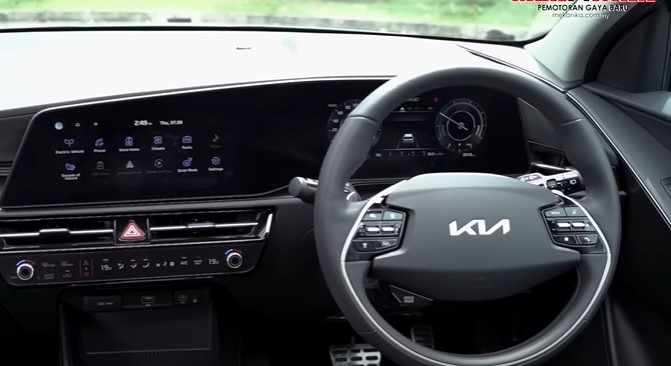 KIA NIRO EV driver seat view